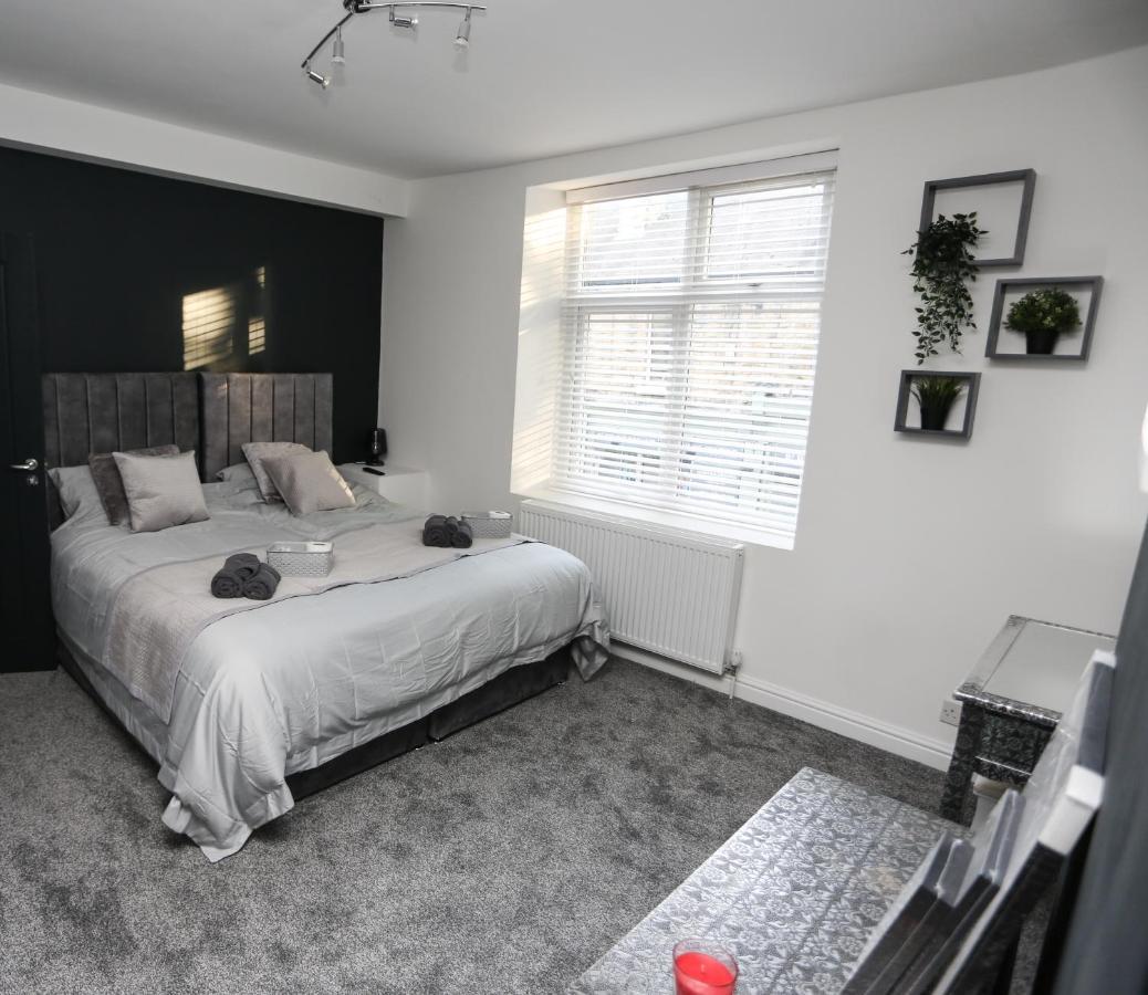 Cheerful 4-Bedroom Home In Sheffield Walkly Exterior foto