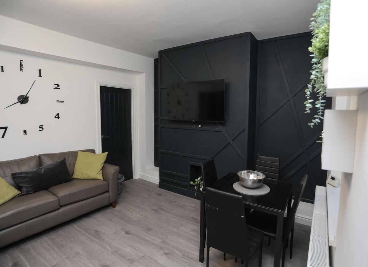 Cheerful 4-Bedroom Home In Sheffield Walkly Exterior foto